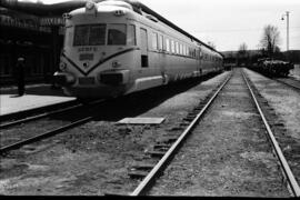 Automotor diésel 595 TAF de RENFE en la estación de Aranjuez (Madrid)