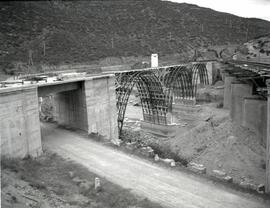 Obras de sustitución del puente métalico ferroviario de 4 tramos sobre el río Gallego existente e...