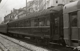 Coche restaurante 4096 D de la Compañía Wagons Lits, formando parte de una composición de viajero...