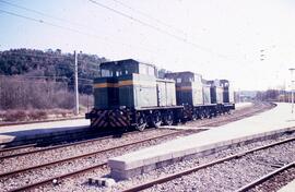 Locomotoras diésel - eléctricas 304 - 044 - 1 y 304 - 051 - 6 de la serie 304 - 001 a 063 de RENF...