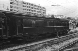 Furgón 1275 de la Compañía Wagons Lits, formando parte de una composición de viajeros de Sud-Expr...