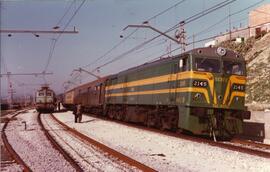 Locomotora diésel - eléctrica 321 - 045 - 7 de la serie 321 - 001 a 080 de RENFE, ex 2145 de la s...