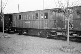 Composición de viajeros de la línea de Valencia a Liria en la estación de Villamarchante