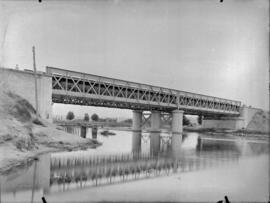 Puente sobre el río Manzanares, en el km 6,400 de la línea de Madrid a Alicante