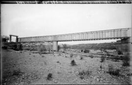 Puente de Guarrizas I, de dos tramos, en el km 283,743 de la línea de Manzanares a Córdoba, dentr...