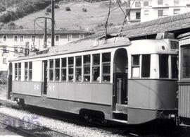 Coche automotor nº 2 del Ferrocarril de San Sebastián a la Frontera Francesa (Hendaya) de vía est...
