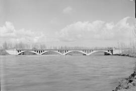 Puente sobre el río Órbigo, situado en el km 156,885 de la línea de Palencia a La Coruña