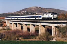 Tren Talgo 200 (Madrid Puerta de Atocha/Málaga) en las proximidades de Bobadilla