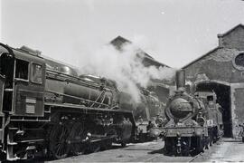 Locomotora de vapor 141F - 2301 Mikado (serie RENFE 141F - 2301 a 2417) y locomotora 030-2223 (se...