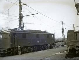 Locomotora eléctrica de la serie 274 - 001 a 024 de RENFE, serie 7400, 7401 a 7424, concretamente...