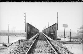 Puente sobre el río Muga