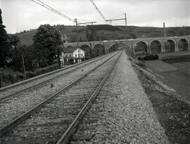 km 615,4 de la línea de Madrid a Irún, entre el apeadero de Hernani y la estación de Hernani