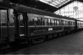 Coche camas cafetería 2657 K de la Compañía Wagons Lits detenido en la estación de Madrid - Prínc...