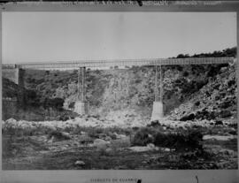 Puente o viaducto de Vadollano, de tres tramos, en el km 304,508 de la línea de Manzanares a Córd...