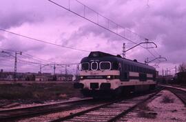 Locomotoras diésel hidráulicas de la serie 354 - 001 a 008 de RENFE, ex. 4000 T, fabricadas por K...