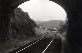 Vista de la salida hacia Zamora del túnel Casar do Mato, del trayecto Orense - Carballino, perten...