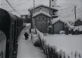 Estación de Montabliz de la línea de Palencia a Santander, situada dentro del término de Bárcena ...