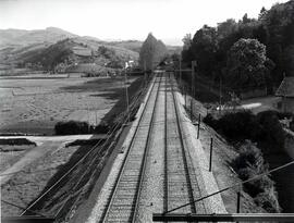 Km 615,400 de la línea de Madrid a Irún, entre el apeadero de Hernani y la estación de Hernani