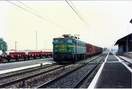 TÍTULO DEL ÁLBUM: Locomotoras eléctricas de la serie 289 de Renfe  (Ex 8900)