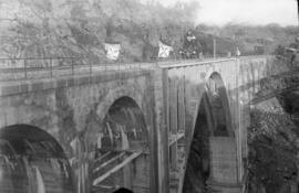 Inauguración del nuevo puente de hormigón sobre el río Jerte en la línea Plasencia Empalme a Astorga