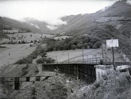 Renovación de vía en el viaducto de Parana, en el km 92,975 de la línea de León a Gijón