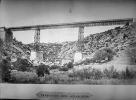 Puente o viaducto de Vadollano, de tres tramos, en el km 304,508 de la línea de Manzanares a Córd...