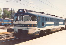 Locomotora Talgo Pendular Virgen del Pilar 354-005-1 en la estación de Ávila