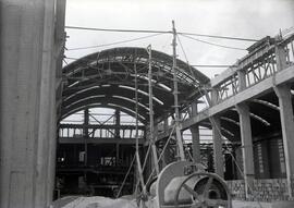 Construcción del nuevo depósito de automotores de la estación de Madrid - Cerro Negro de la línea...