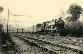 Red de Orleans. El Pyrénées - Côte d´Argent en las cercanías de París. Máquina Pacific serie 3500