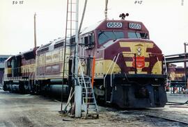 Noth Fond du Lac - Shops Yard. Vista de las locomotoras diésel WC-6655(F45), ex BN y WC-6607 (SD4...