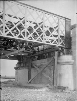 Puente sobre el río Manzanares, en el km 6,400 de la línea de Madrid a Alicante