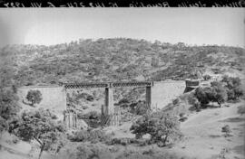 Puente del arroyo Benalija III en el km 142,254 de la línea de Mérida a Sevilla (Los Rosales), en...