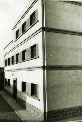 Electrificación del "8" catalán. Vivienda de tres agentes