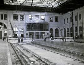 Renovación de vía y toperas en la estación de Madrid - Príncipe Pío de la línea de Madrid a Irún,...