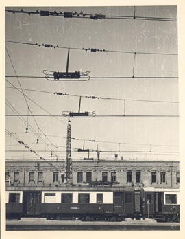 Aisladores de sección de catenaria en la estación de Madrid