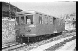 Automoto Billard del Ferrocarril de Alicante a Villajoyosa y Denia (ESA), detenido en la estación...