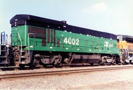 Vista de la locomotora diesel BN-4002 (B30-7AB), de la Burlington Northern (BN), apartada en Cice...