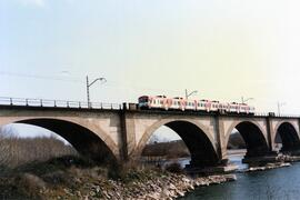 Automotores diésel de la serie 592, 593 y 596 de RENFE, conocidos como "Camellos"