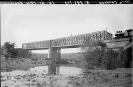 Puente de Guarrizas I, de dos tramos, en el km 283,743 de la línea de Manzanares a Córdoba, dentr...