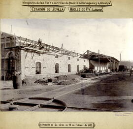 Vista de las obras en el muelle de llegada de Pequeña Velocidad en la estación de Sevilla, con pe...