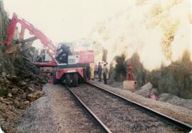 Descarrilamiento del tren 7631 compuesto una locomotora 333 en el km 90+500 de la línea Zamora a ...