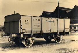 Vista de un vagón abierto de bordes altos Lc 405760 de los Ferrocarriles del Estado Italiano (Fer...