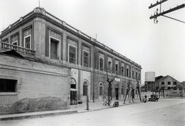 Patio de coches de la estación de Tortosa en la Línea de Valencia-Término a Tarragona