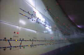 Perspectiva parcial del panel luminoso del puesto de mando de enclavamiento del Metro de Madrid