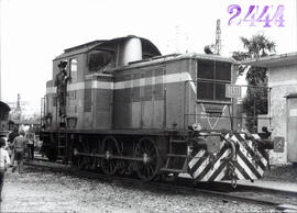 Locomotora diésel - eléctrica ("tractor") 303 - 177 - 0 (ex 11377)