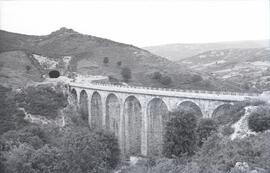 Viaducto del Agre en el km 293,162 de la línea de Zamora a La Coruña, dentro del término de O Car...
