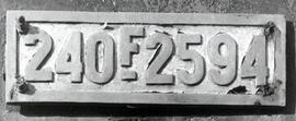 Placa de matriculación de la locomotora de vapor 240 F - 2594 de RENFE
