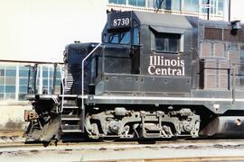 Vista parcial de la locomotora diesel IC-8730 (GP11), de la Compañía Illinois Central, apartada e...