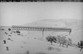 Puente de Galleguines en el km 146,526 de la línea de Mérida a Sevilla - Los Rosales, situado den...