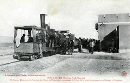 Estación de Bou-Ayache en Orán. M. Farou, director de servicio de puentes y calzadas, se asegura ...